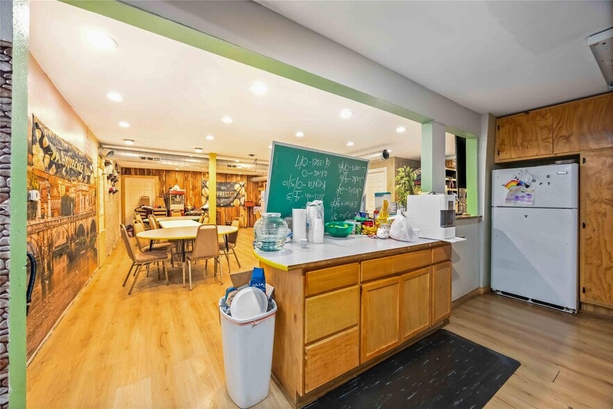 More Photos Of 5208 Noble St, Houston Specialty For Sale