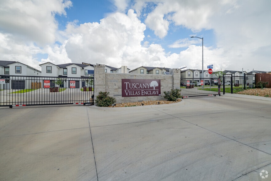 More Photos Of 8302 Via Verona, San Antonio Apartments For Sale