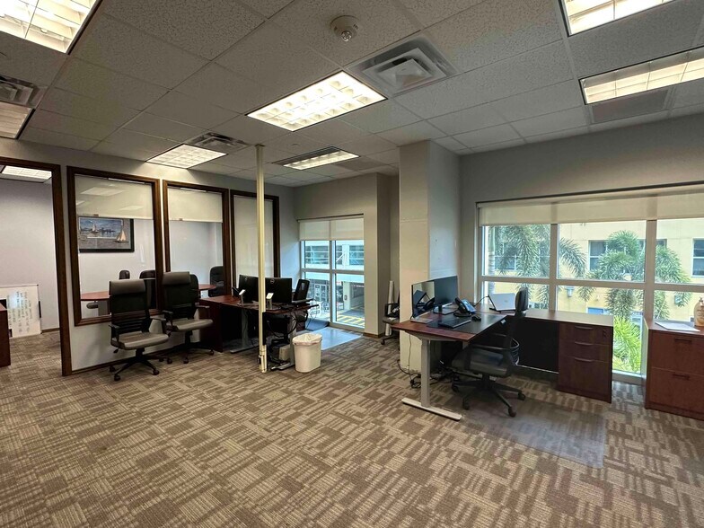 More Photos Of 1120 E Kennedy Blvd, Tampa Office For Sale