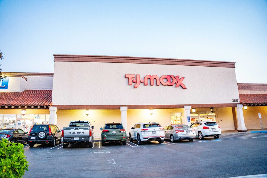 More Photos Of 3807-3845 Plaza Dr, Oceanside Unknown For Lease