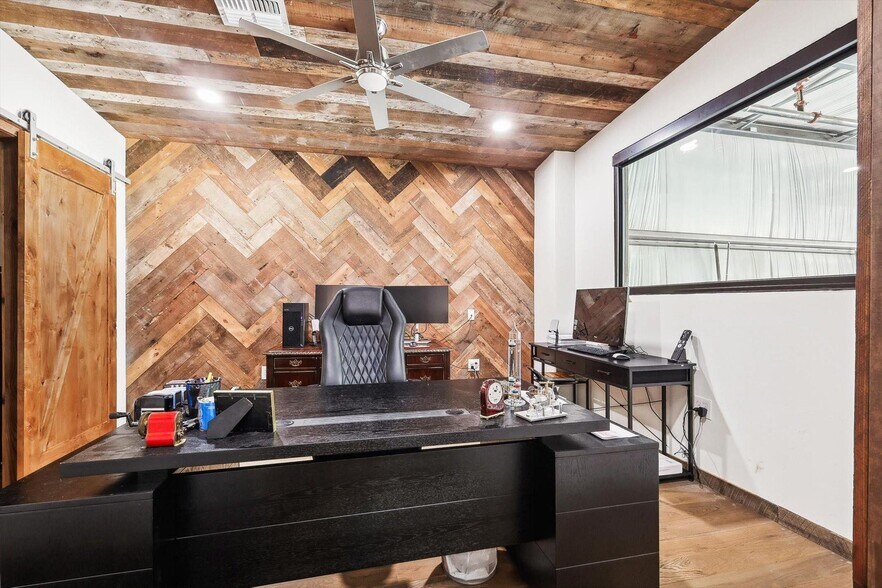 More Photos Of 9408 Learjet Ln, McKinney Airplane Hangar For Sale