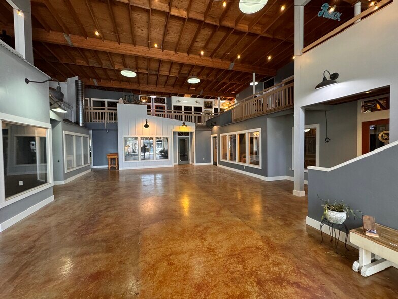 More Photos Of 810 Broadway, Seaside Storefront Retail Office For Sale