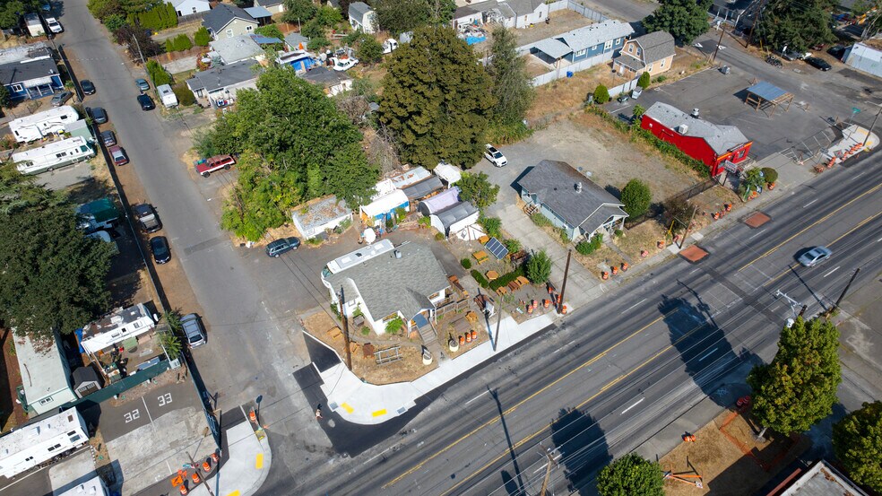 More Photos Of 8137 SE Henderson Ave, Portland Freestanding For Sale