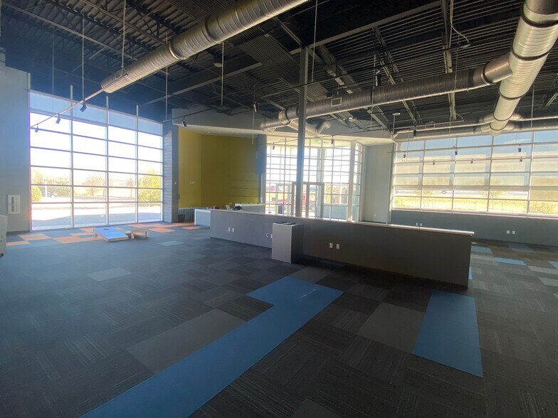 More Photos Of 7251 Appling Farms Pky, Memphis Warehouse For Lease