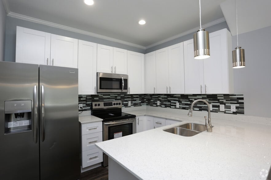 More Photos Of 2604 Avenue K, Bay City Apartments For Sale