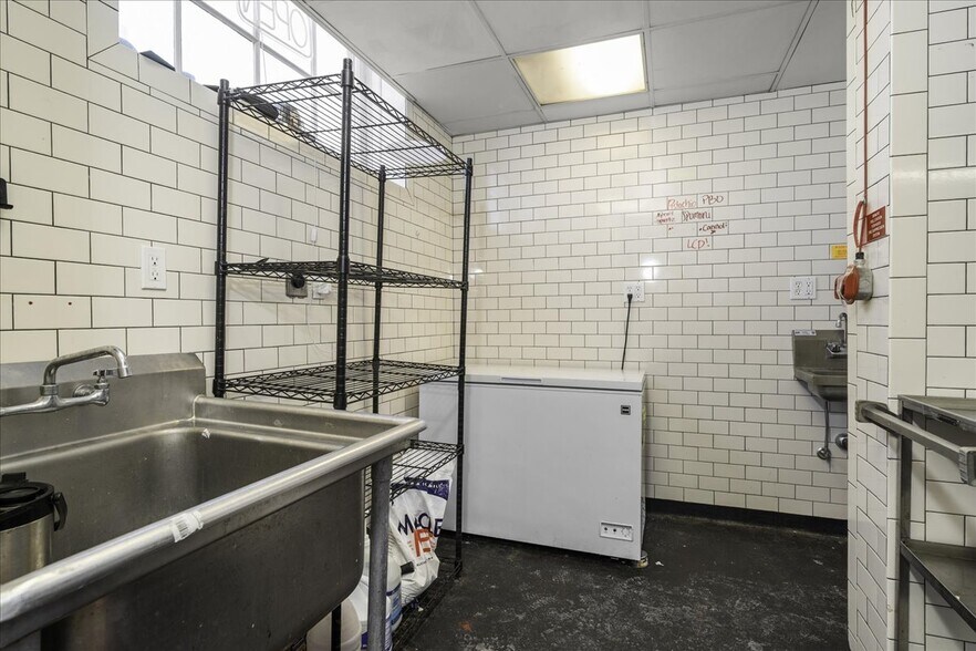 More Photos Of 134 W Main St, Goshen Storefront Retail Residential For Lease