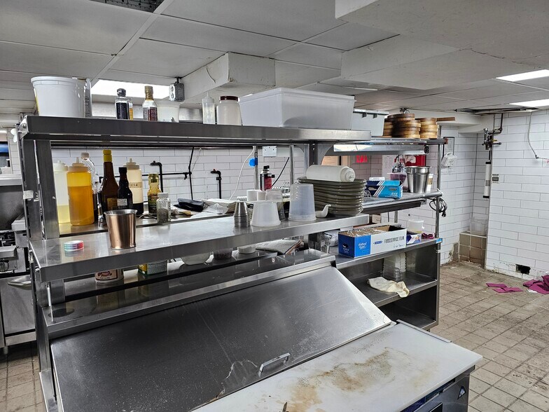 More Photos Of 3015 Newtown Ave, Astoria Apartments For Lease