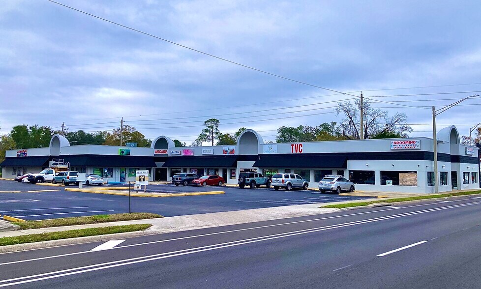 More Photos Of 6011-6025 103rd St, Jacksonville Unknown For Lease