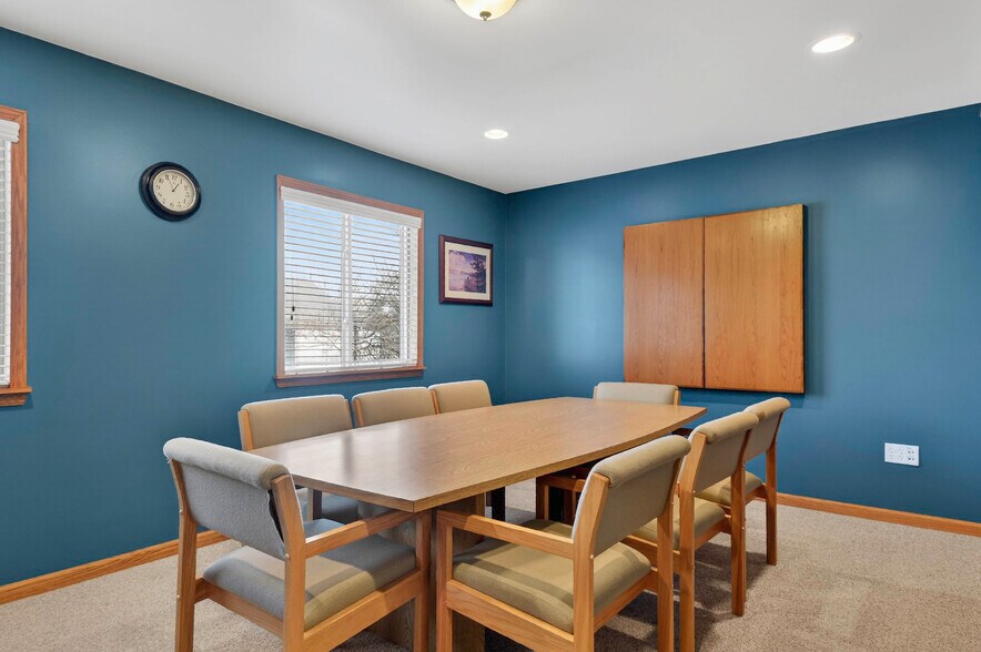 More Photos Of 175 2nd St, Belleville Office For Sale