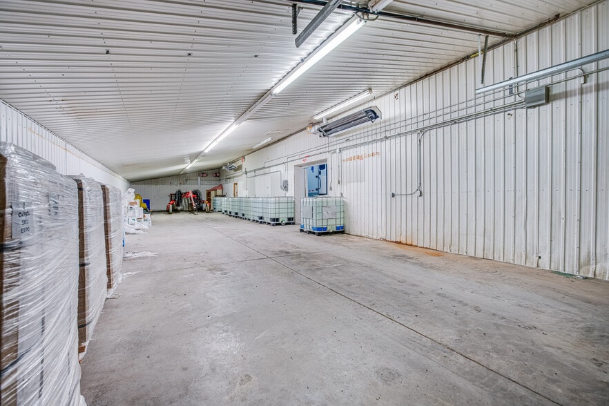 More Photos Of 19 Terry Fox Dr, Vankleek Hill Manufacturing For Sale