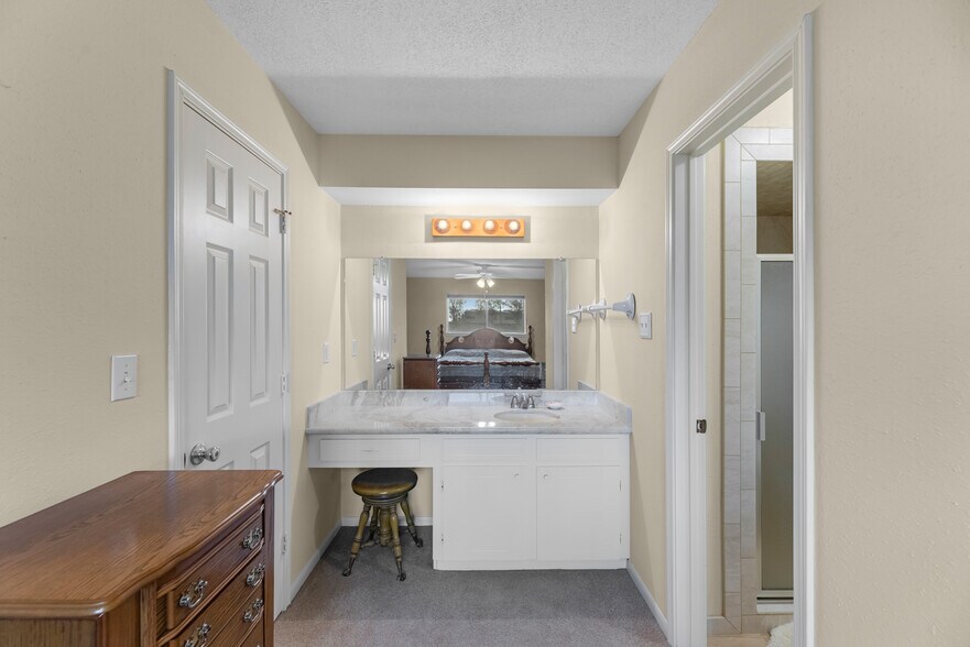 More Photos Of 7315 Pine St, Manvel Industrial For Sale