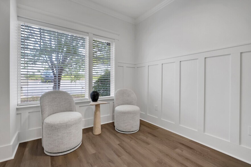 More Photos Of 1725 Capital Cir NE, Tallahassee Medical For Sale