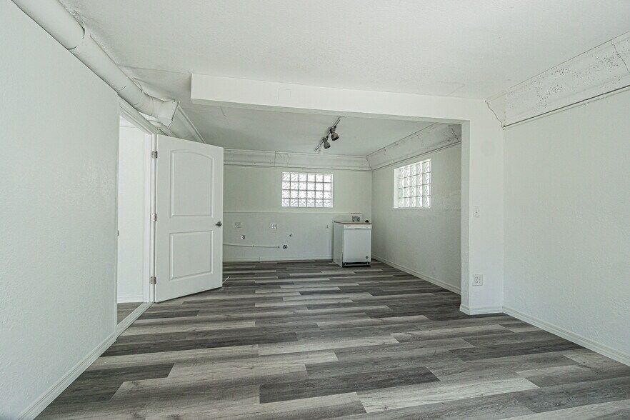 More Photos Of , Largo Unknown For Sale