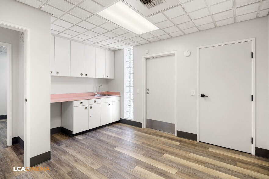 More Photos Of 2317 17th St, Bakersfield Medical For Lease