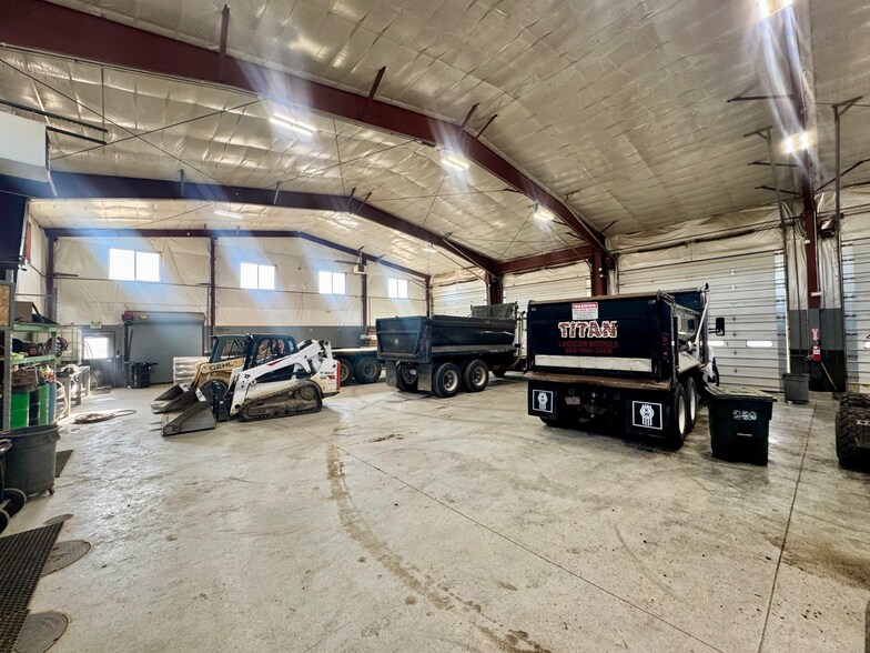 More Photos Of 9881 Titan Park Cir, Littleton Warehouse For Lease