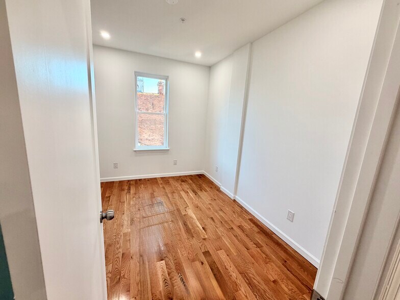 More Photos Of 5352 Cedar Ave, Philadelphia Apartments For Sale