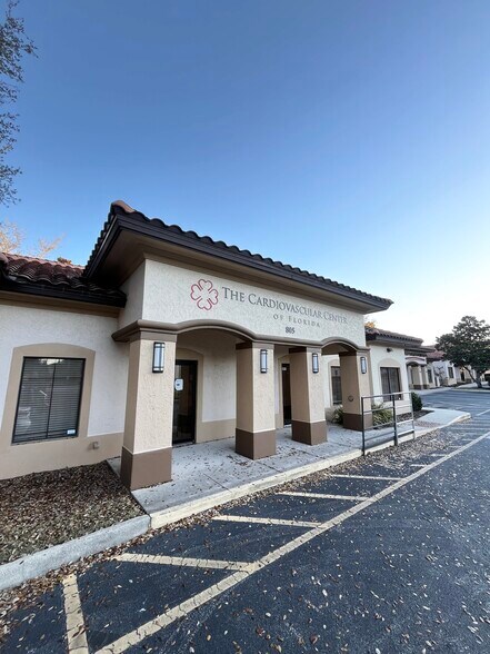 Primary Photo Of 805 Oakley Seaver Dr, Clermont Medical For Lease