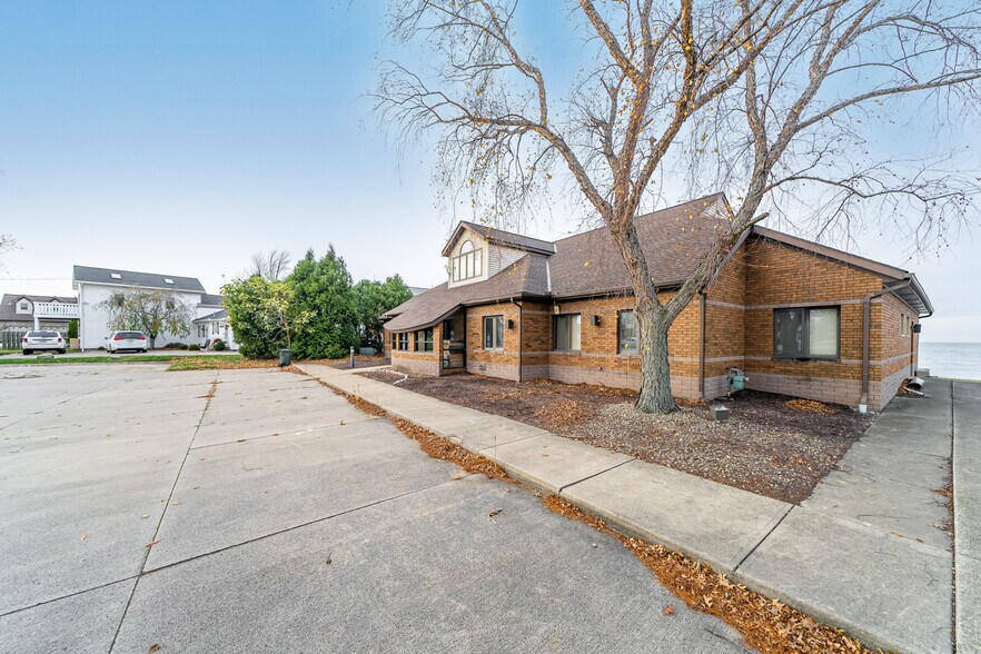 More Photos Of 4259 Lake Rd, Lorain Office For Sale