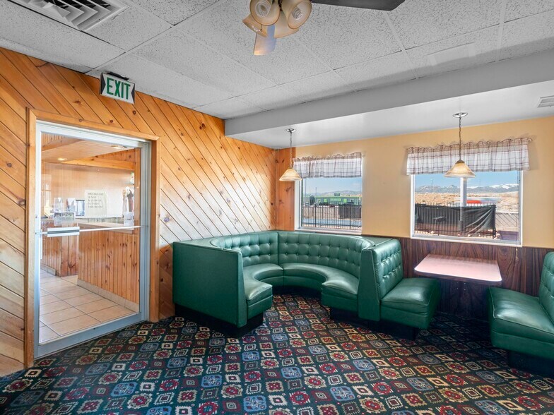 More Photos Of 1225 S State St, Salina Hotel For Sale