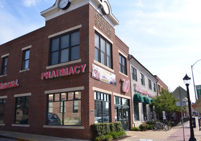 More Photos Of 124-128 E Main St, Newark Storefront Retail Office For Lease