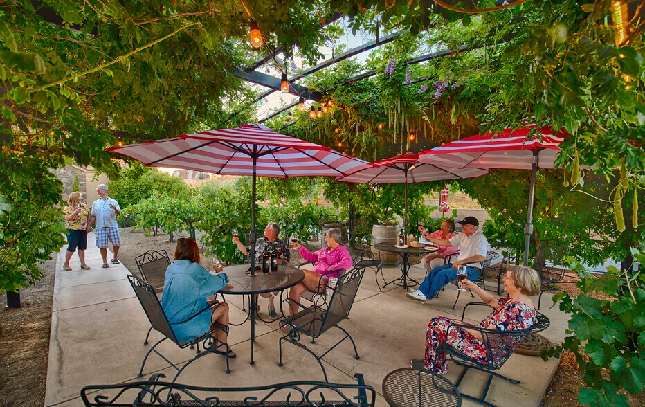 More Photos Of 6950 Union Rd, Paso Robles Winery Vineyard For Lease