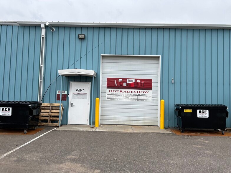 More Photos Of 22011-22043 Industrial Blvd, Rogers Light Manufacturing For Lease