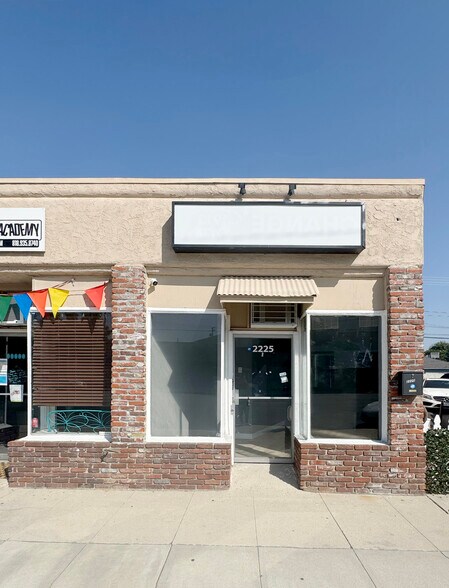 More Photos Of 2221-2225 W Olive Ave, Burbank Office Residential For Lease