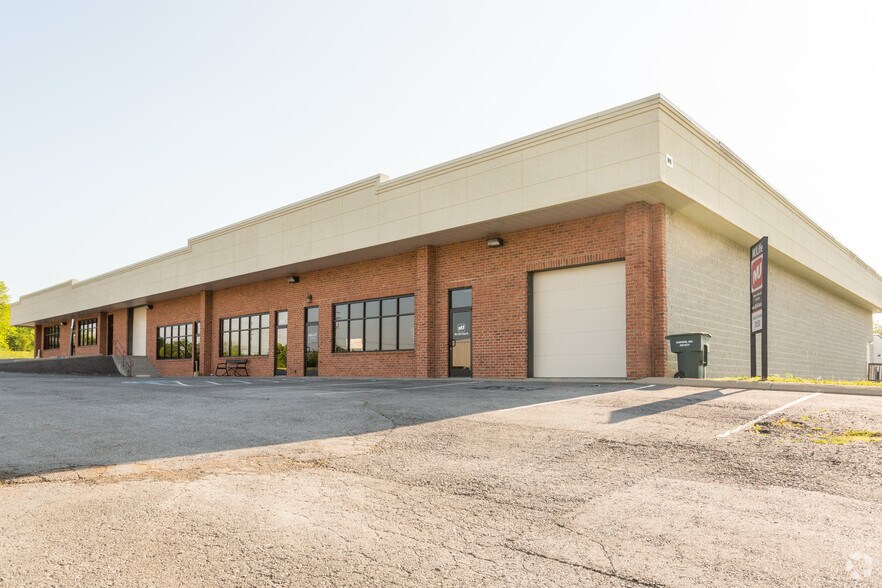 More Photos Of 6978 Lebanon Rd, Mount Juliet Showroom For Lease