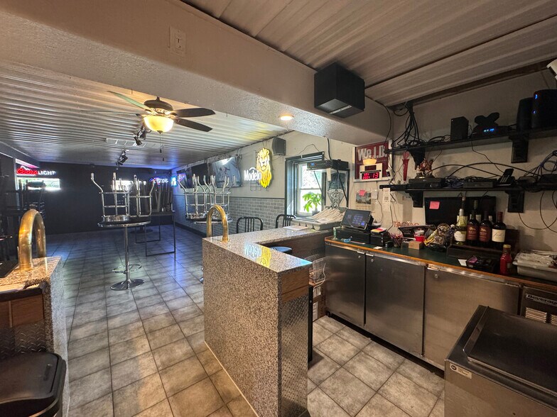 More Photos Of 8385 Penner Ave, De Soto Restaurant For Lease