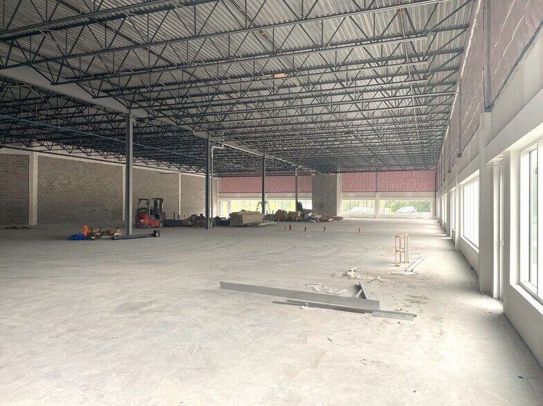 More Photos Of 190 Resource Rd, Kingston Showroom For Sale