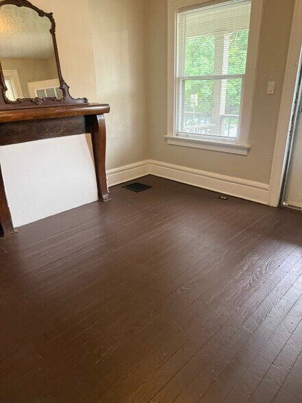 More Photos Of 2480 Deming Ave, Columbus Multifamily For Sale