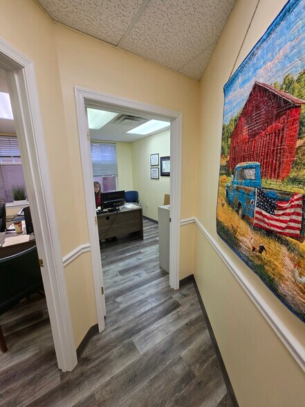 More Photos Of 3140 W Ward Rd, Dunkirk Medical For Lease