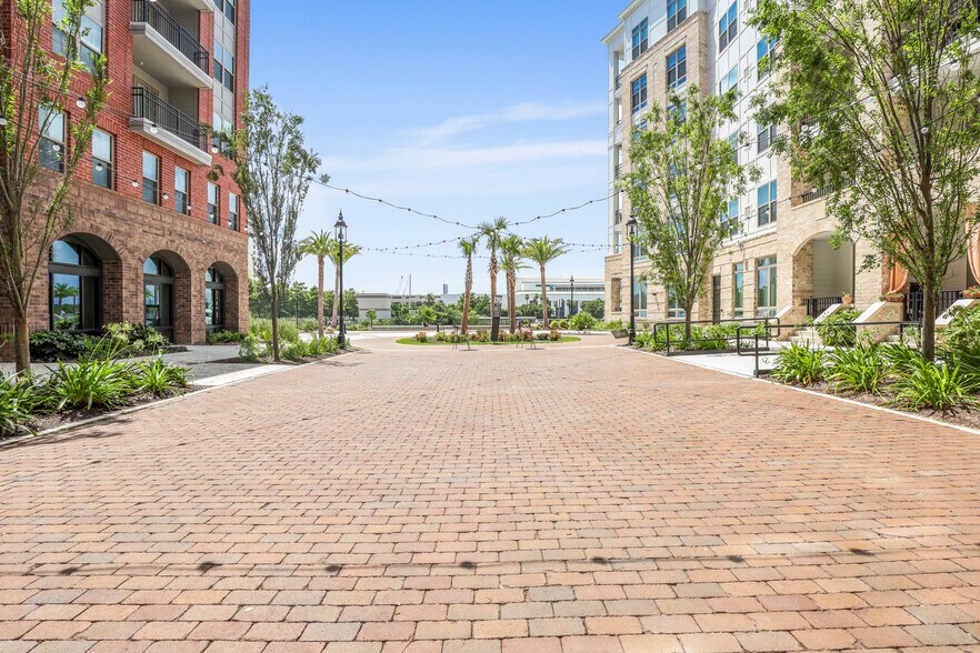 More Photos Of 5 Resort Dr, Savannah Apartments For Lease