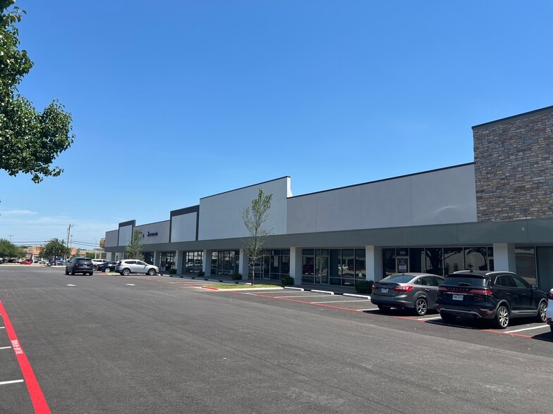 More Photos Of 2109 Parker Rd W, Plano Unknown For Lease