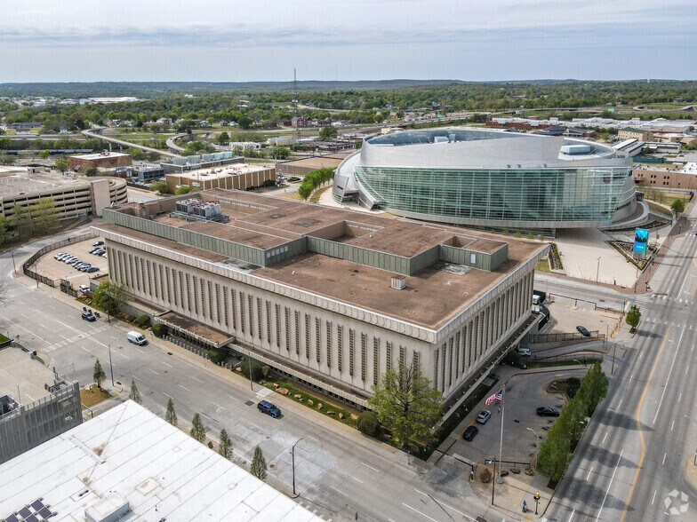 More Photos Of 333 W 4th St, Tulsa Office For Lease