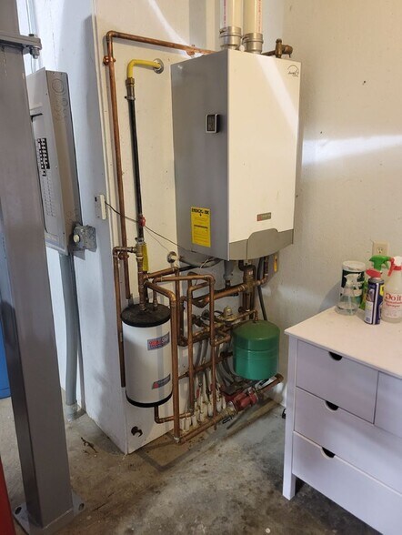 More Photos Of 11014 Blackhawk Dr, Blue Mounds Warehouse For Sale