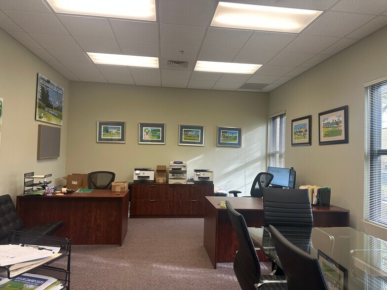 More Photos Of 7313 International Pl, Sarasota Office For Lease