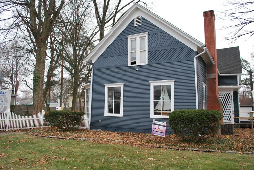 More Photos Of 935 S Ironwood Dr, South Bend Office For Sale