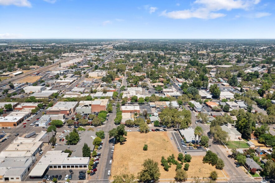 More Photos Of 411 Crane Ave, Turlock Office For Sale