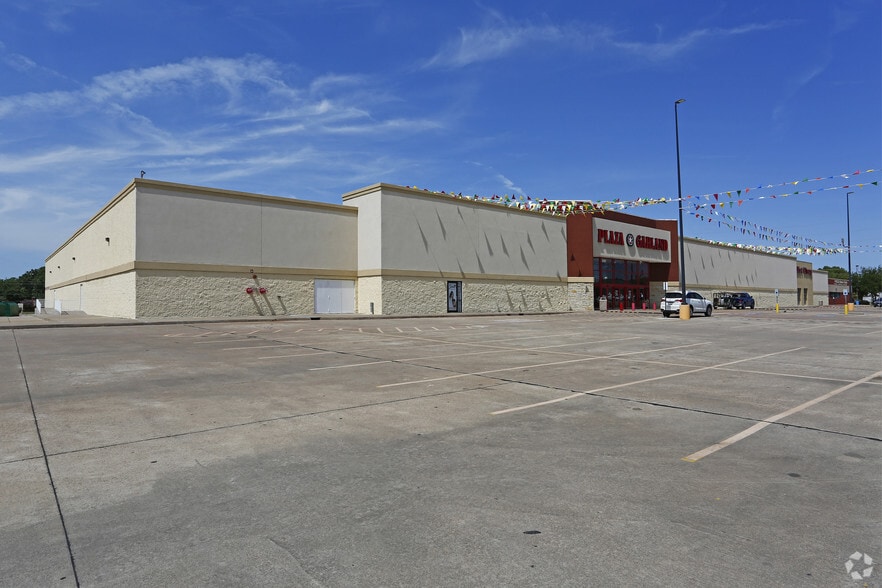 Primary Photo Of 3161 Broadway Blvd, Garland Freestanding For Lease
