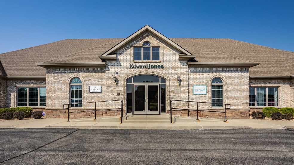 More Photos Of 698 Oldefield Commons Dr, Greenwood Medical For Sale