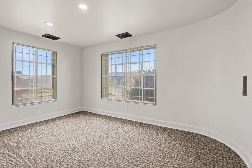 More Photos Of 20210 Sherwood St, Detroit Warehouse For Sale