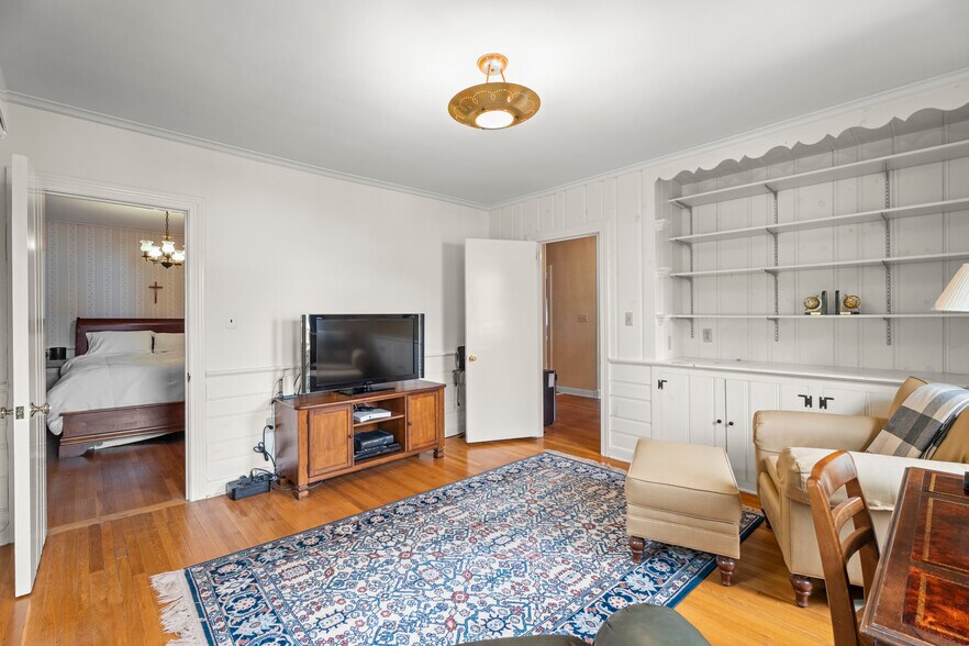 More Photos Of 32 E Main St, Mystic Office For Sale