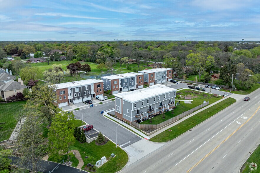 More Photos Of 504 Highland Pky, Itasca Apartments For Sale
