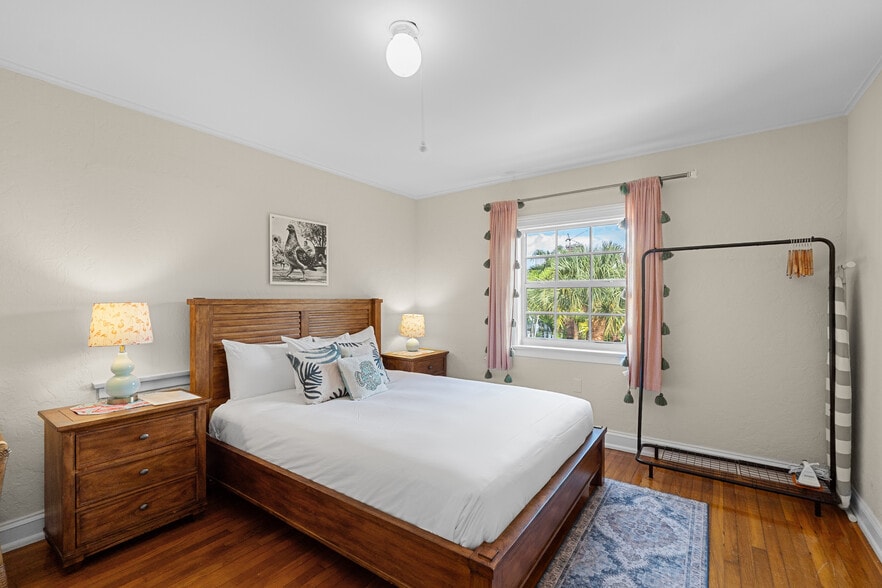 More Photos Of 1608 Lake Ave, West Palm Beach Hotel For Sale