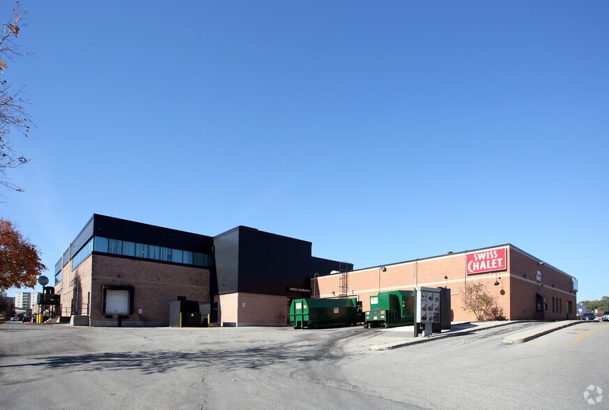 More Photos Of 735 Wonderland Rd N, London Freestanding For Lease