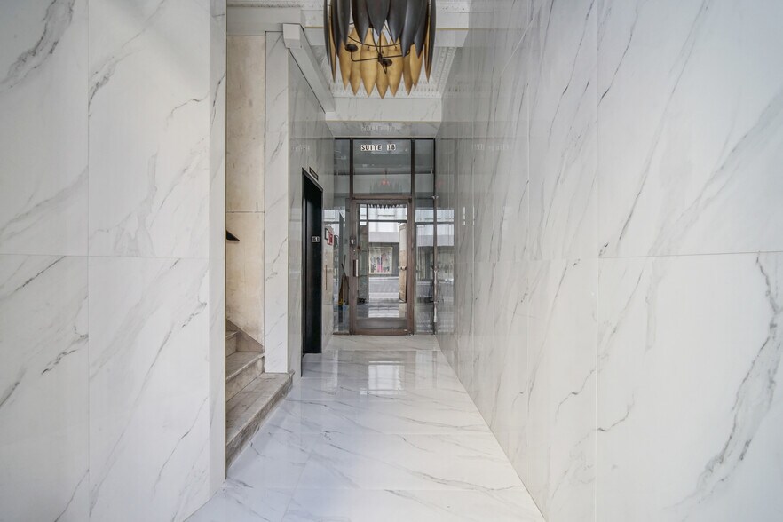 More Photos Of 115 N Mesa St, El Paso General Retail For Sale