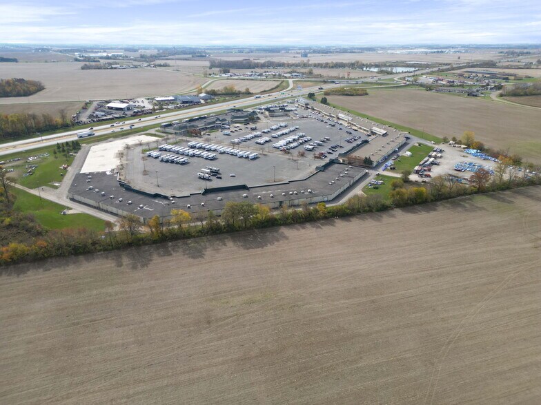 More Photos Of 1100 McArthur Rd, Jeffersonville Light Distribution For Lease