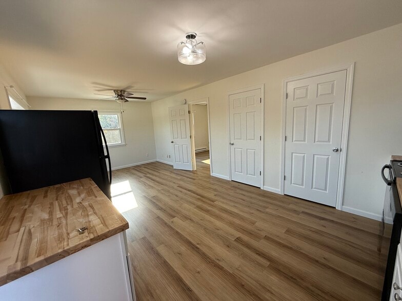 More Photos Of 2004 Bayshore Rd, Villas Medical For Sale