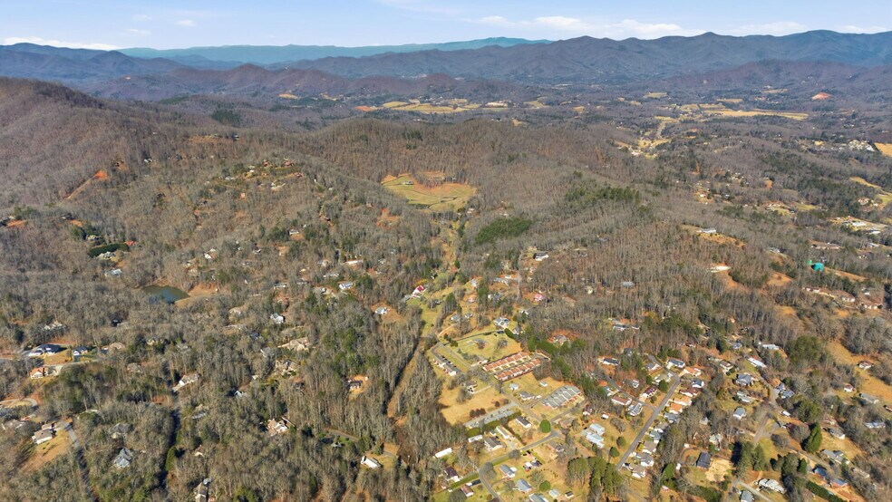 More Photos Of 520 Baird Cove Rd, Franklin Apartments For Sale